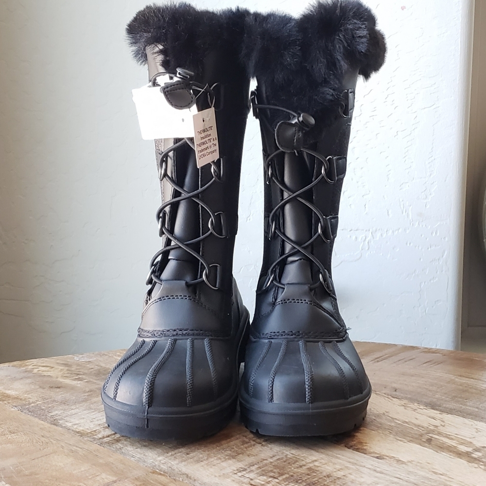 Black with fluff winter boots